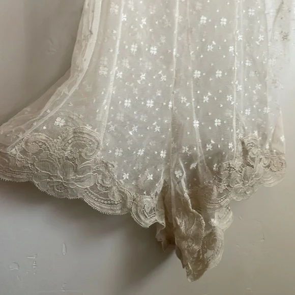 •| vintage lace romper - Picture 6 of 9